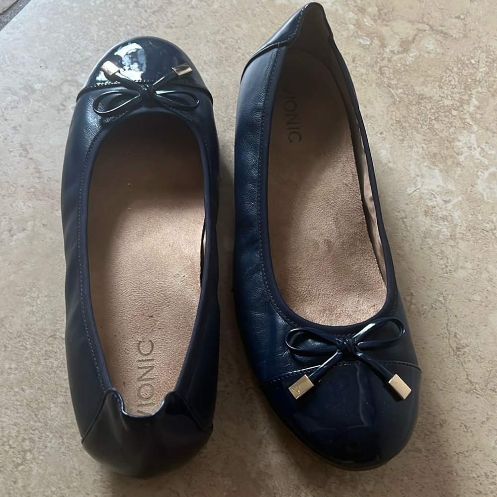 Vionic Size 10 - image 1